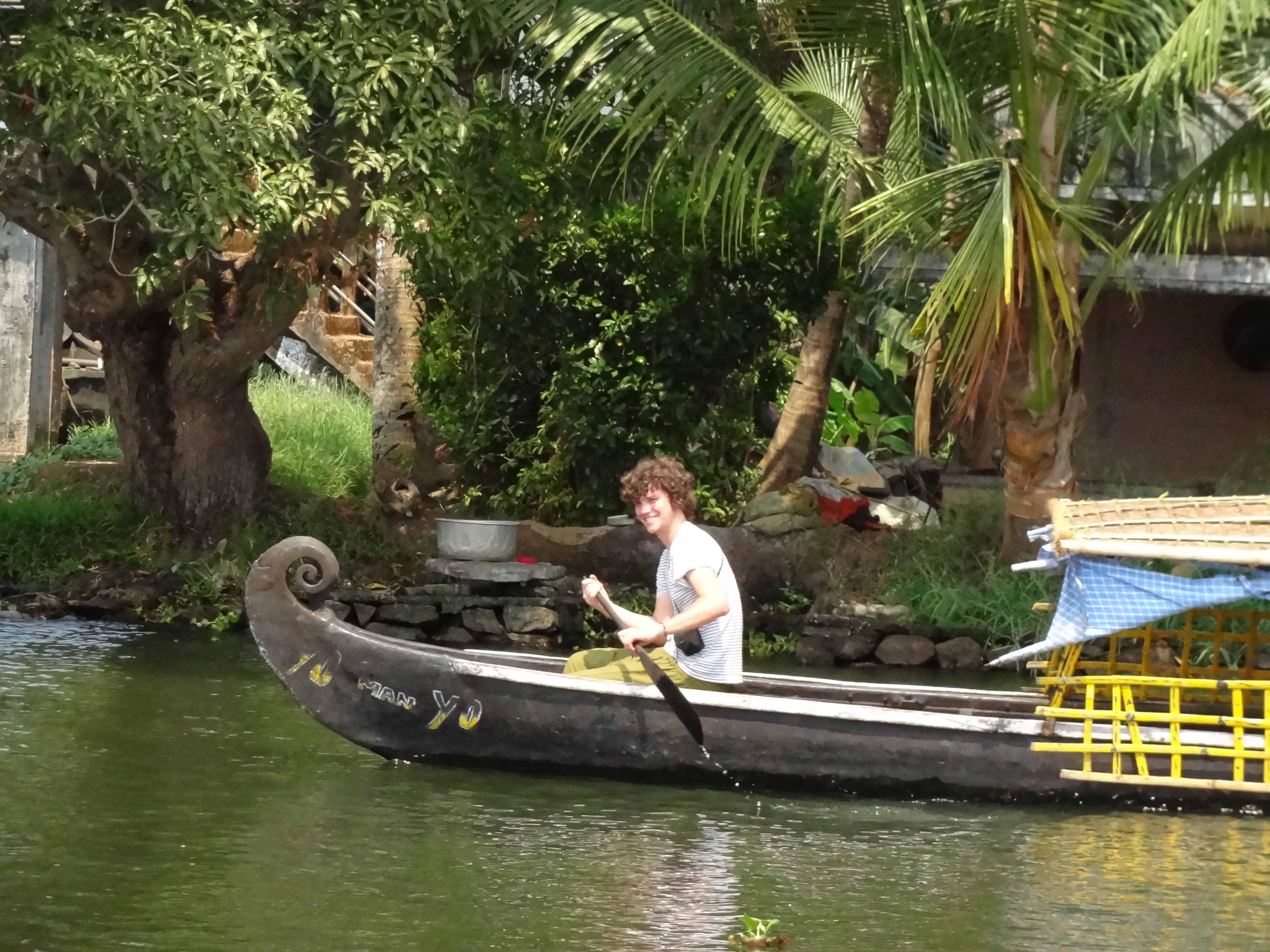 Alleppey, backwaters, kerala, India travel blog, canoe, small boat