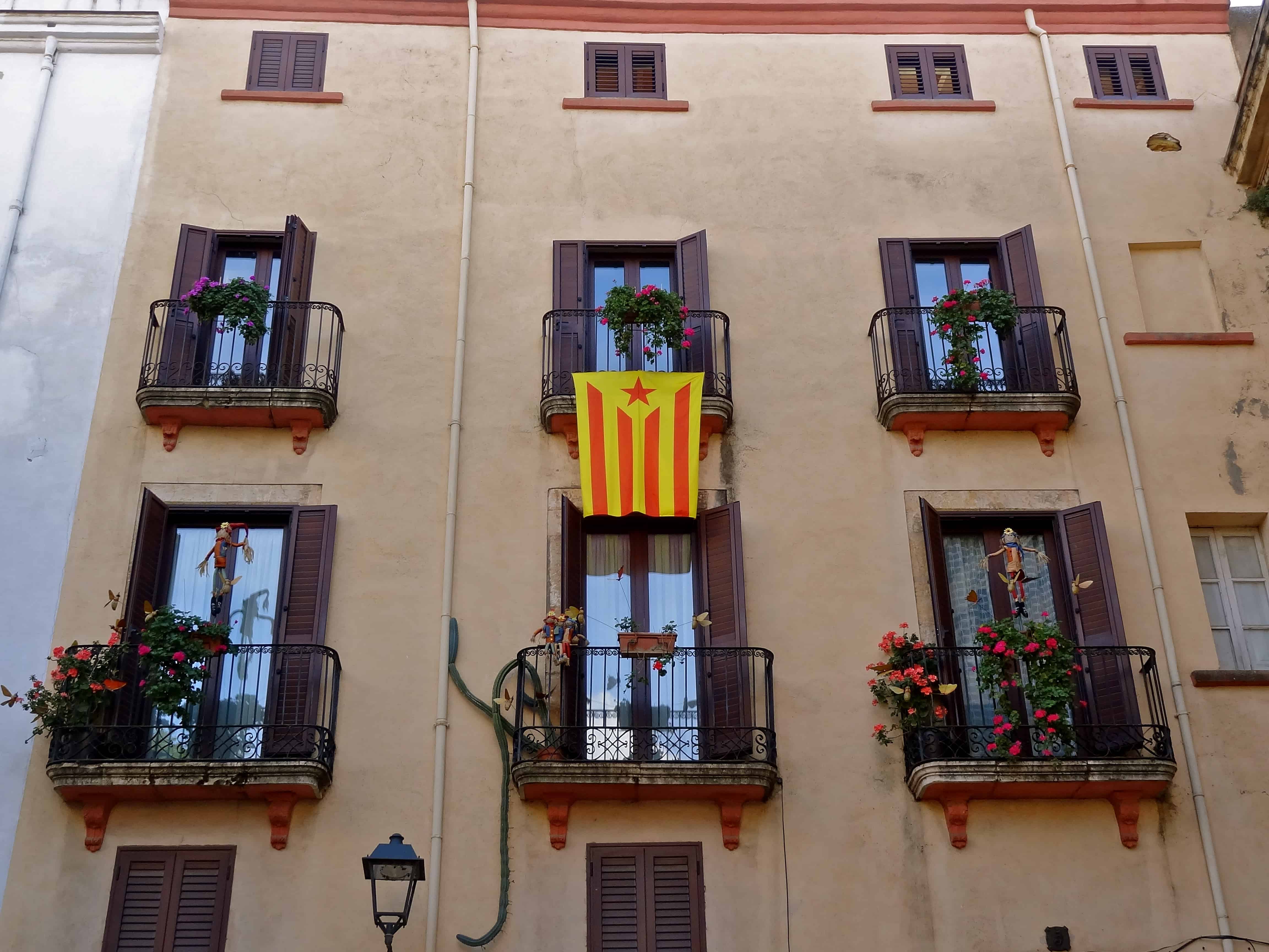 Catalonia Spain, Tarragona pictures, Catalonia flag