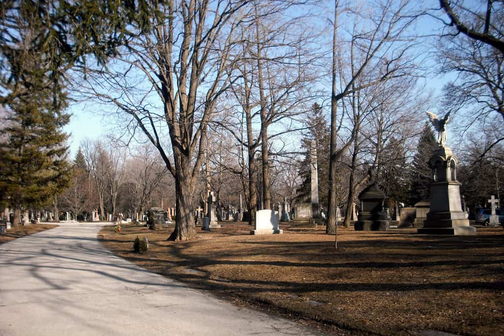 Mount Pleasant cemetery, cheap things to do in Toronto, offbeat Toronto