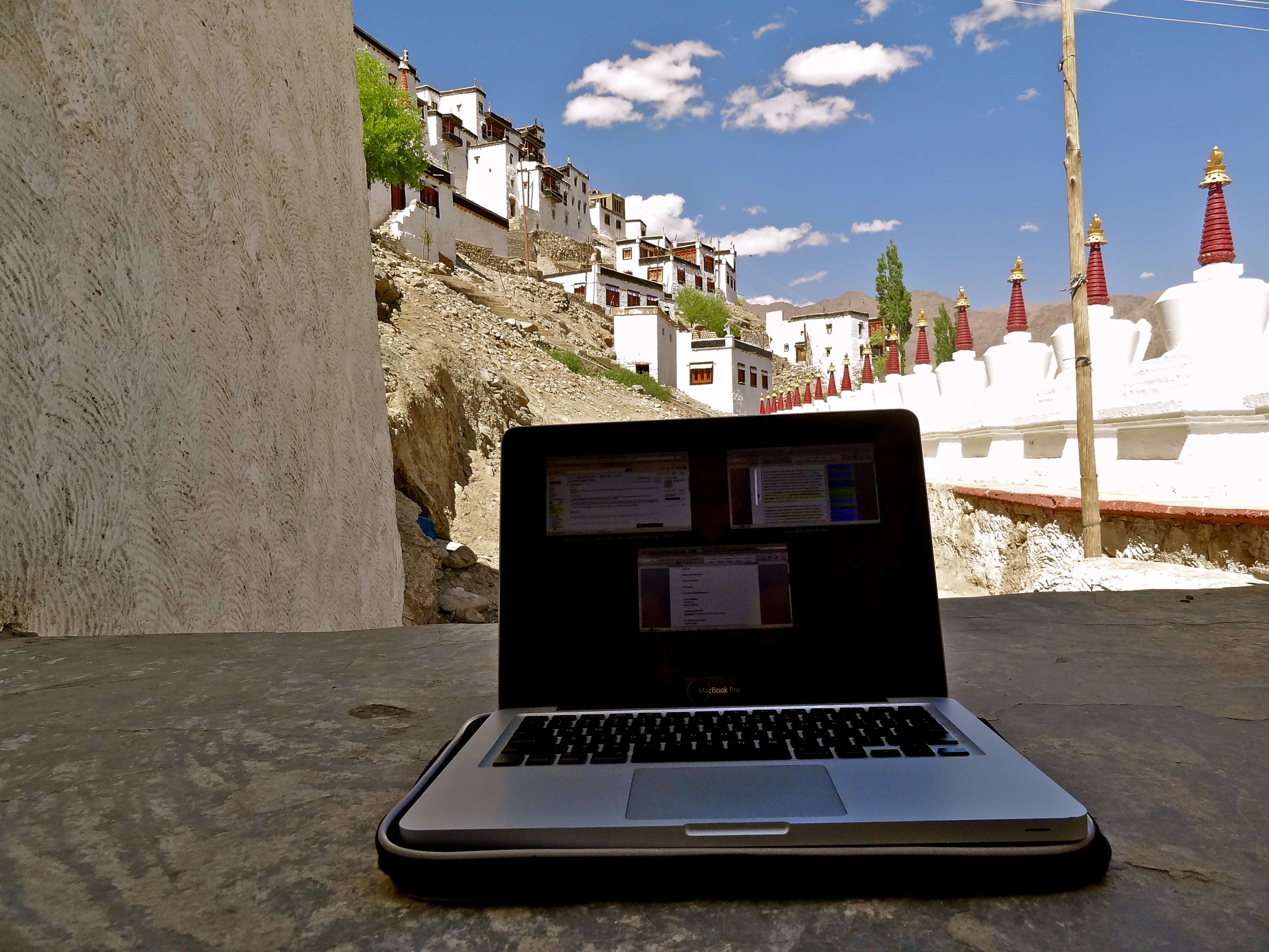 digital nomad, indian travel bloggers