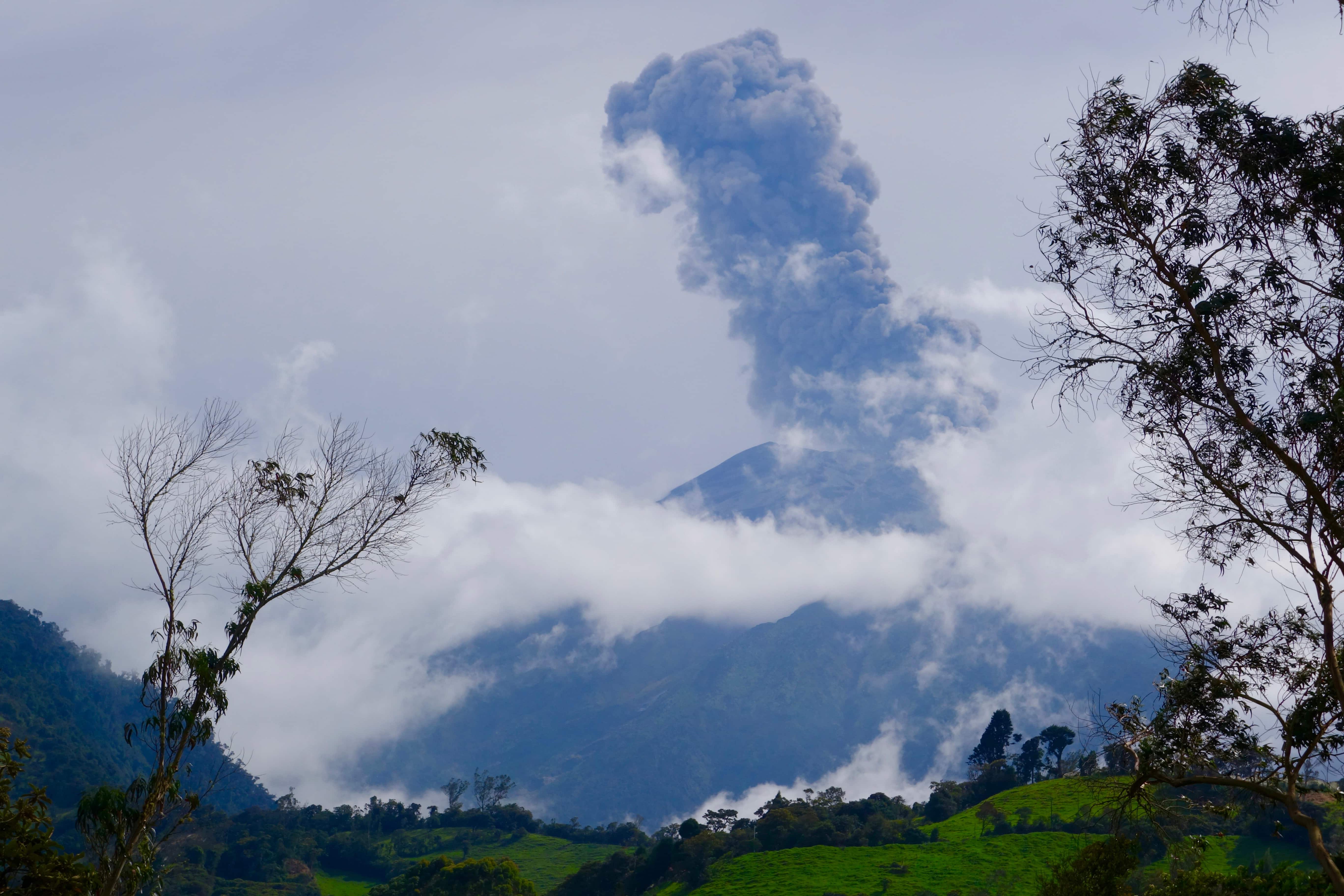 volcano tungurahua Baños, volcano eruption banos, tungurahua eruption