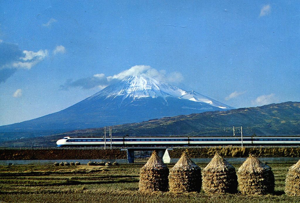 train travel in japan, shinkansen japan, bullet trains japan, is japan rail pass worth it