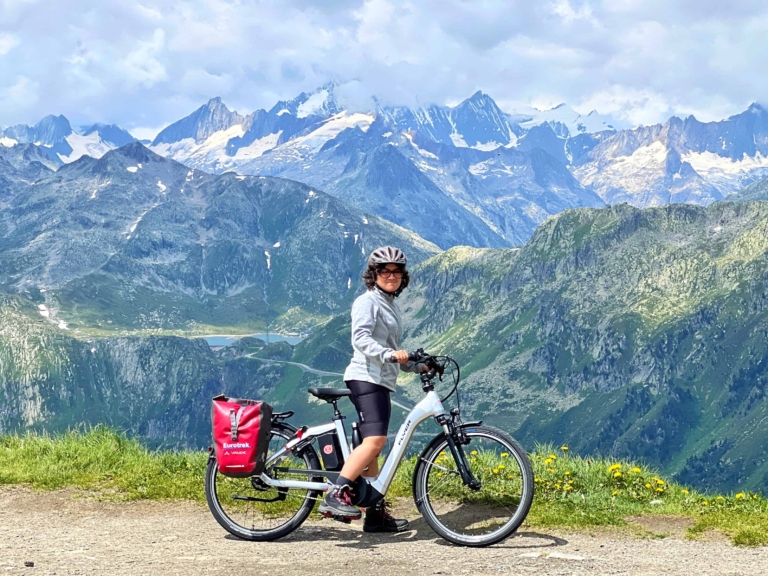 The Swiss Alps on an E-bike: 385 Km, 7 Alpine Passes, 6 Days!