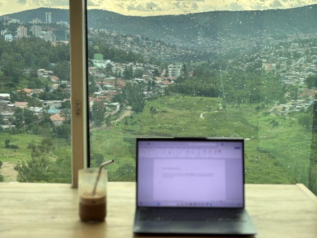 get paid to travel course