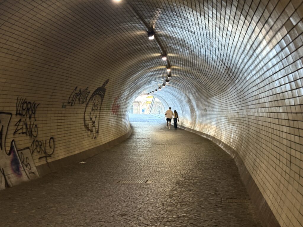 walking tunnel prague, karlin Prague